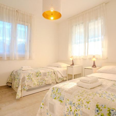 Apartman Polje Njivice Eksteriør bilde