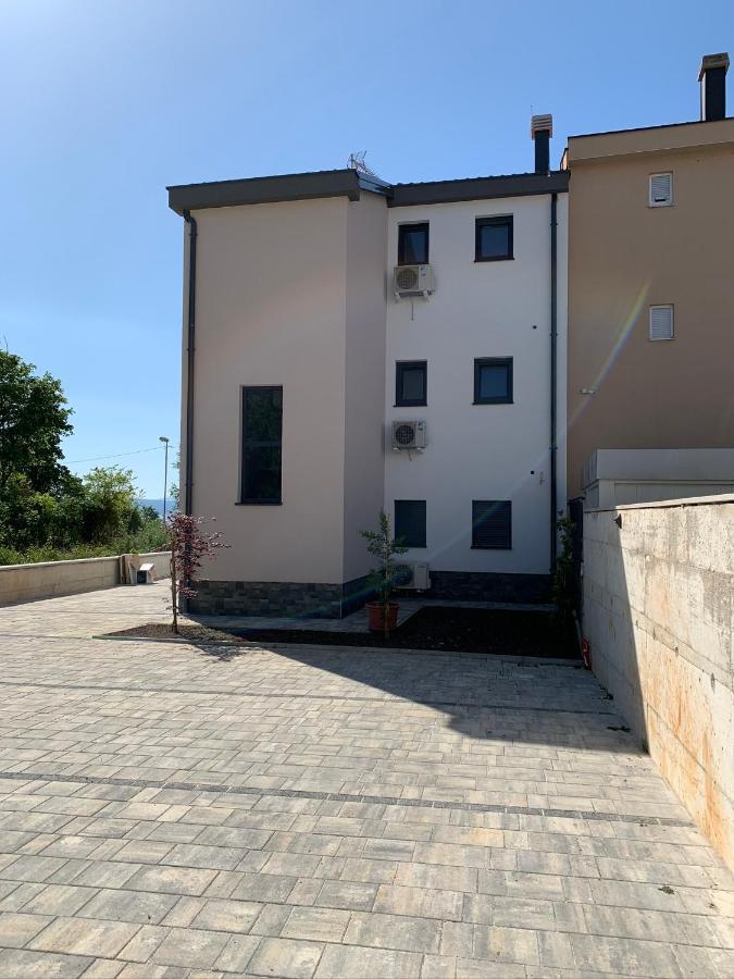 Apartman Polje Njivice Eksteriør bilde