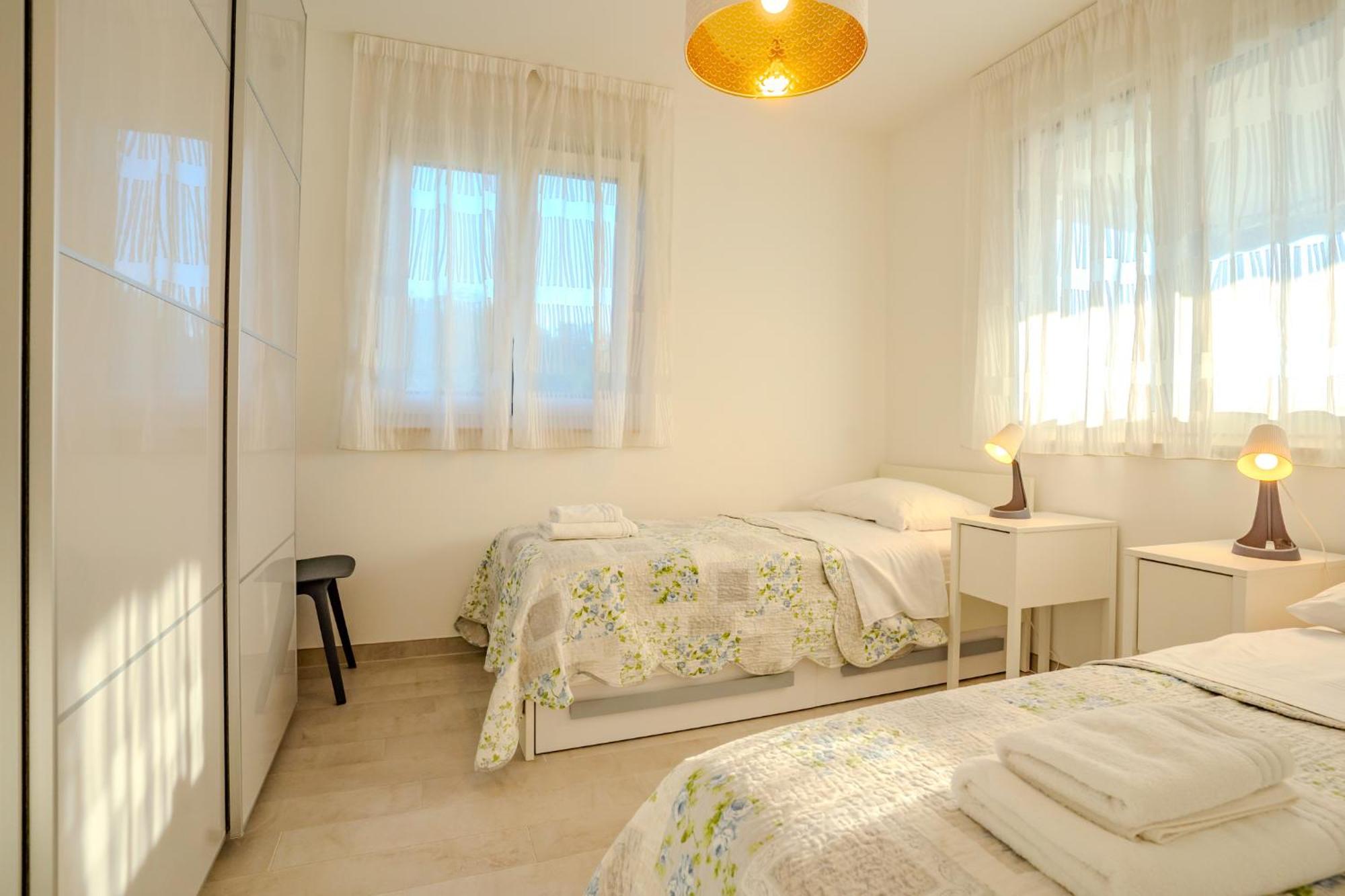 Apartman Polje Njivice Eksteriør bilde